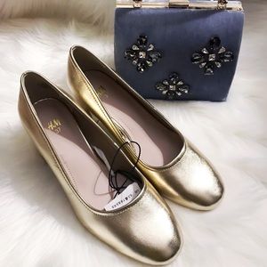 Super cute gold heels -Never worn